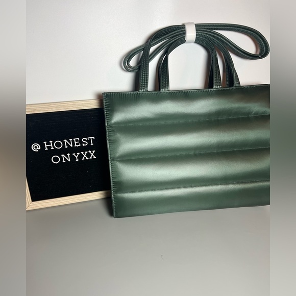 Medium Telfar hunter green puff - Picture 8 of 10